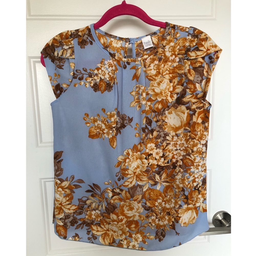 💜 2/$25 Cap Sleeve Floral Top Simons Twik